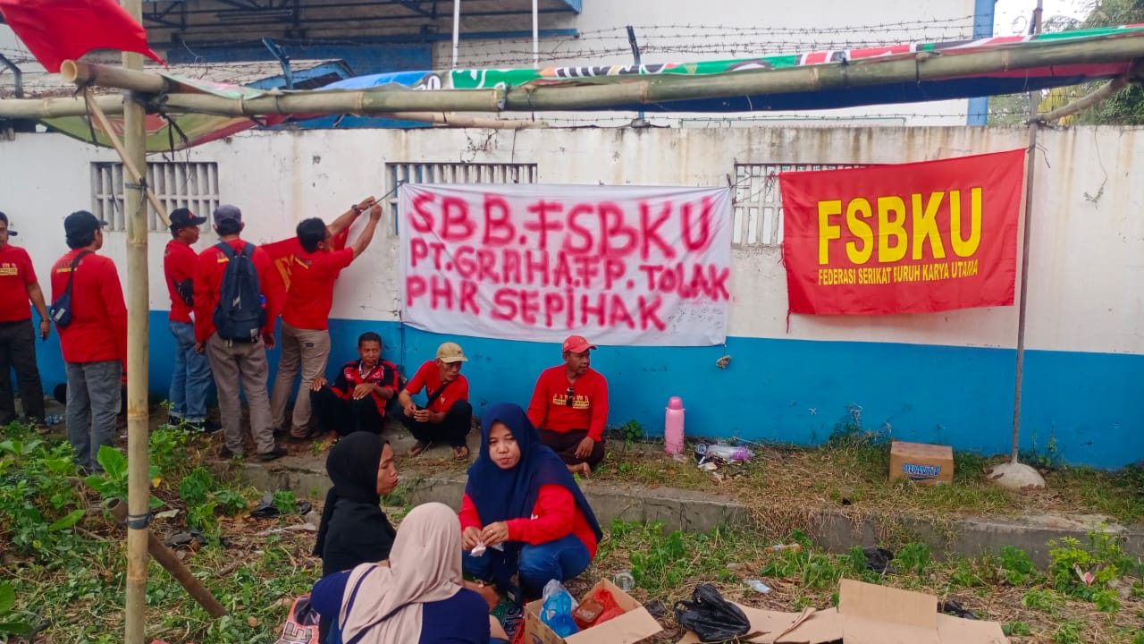 Buruh PT Graha Fortuna Purnama