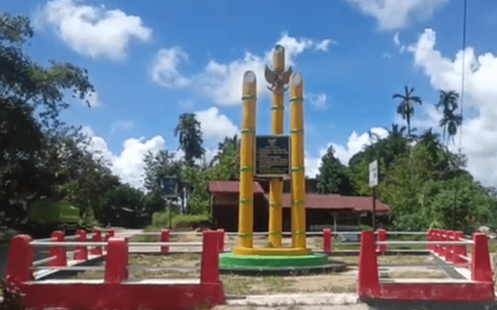 Menelusuri Jejak Tionghoa di Batang Tarang 5 Tugu Bambu Runcing Ikon Batang Tarang